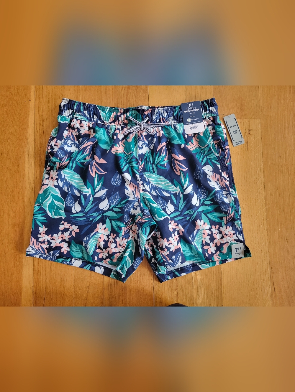Nwt Mens size medium swim trunks